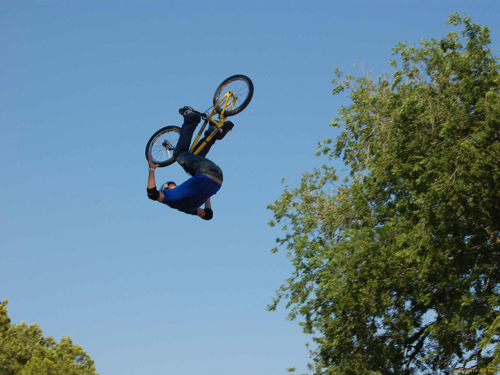 napolitan, doing, no, hander, front, flip, in, pro, dirt, , bmx